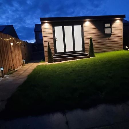 Villa T-I-G-H The Coziest Place Wifi & Netflix Near Roundhay Leeds  Exterior foto