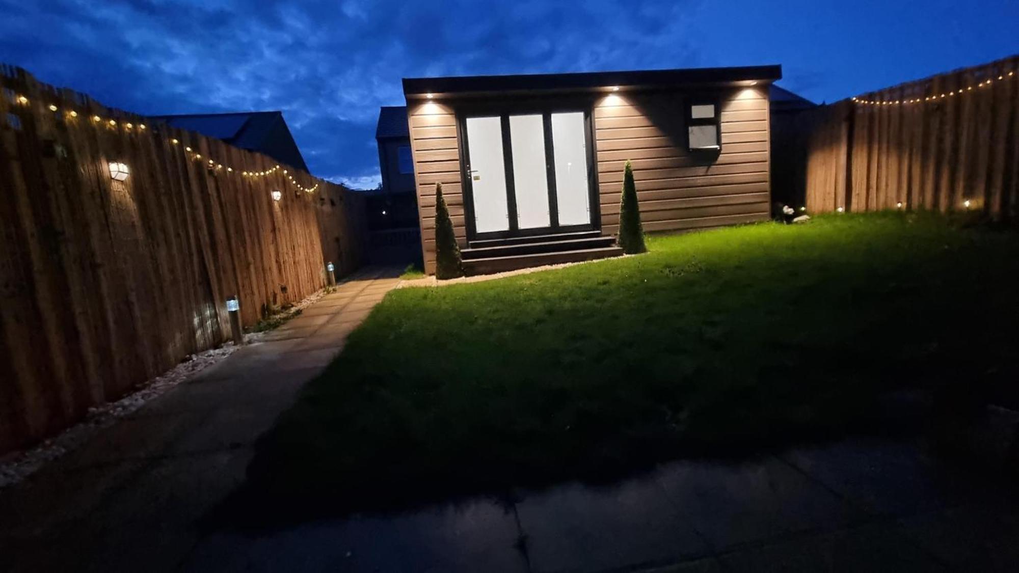 Villa T-I-G-H The Coziest Place Wifi & Netflix Near Roundhay Leeds  Exterior foto