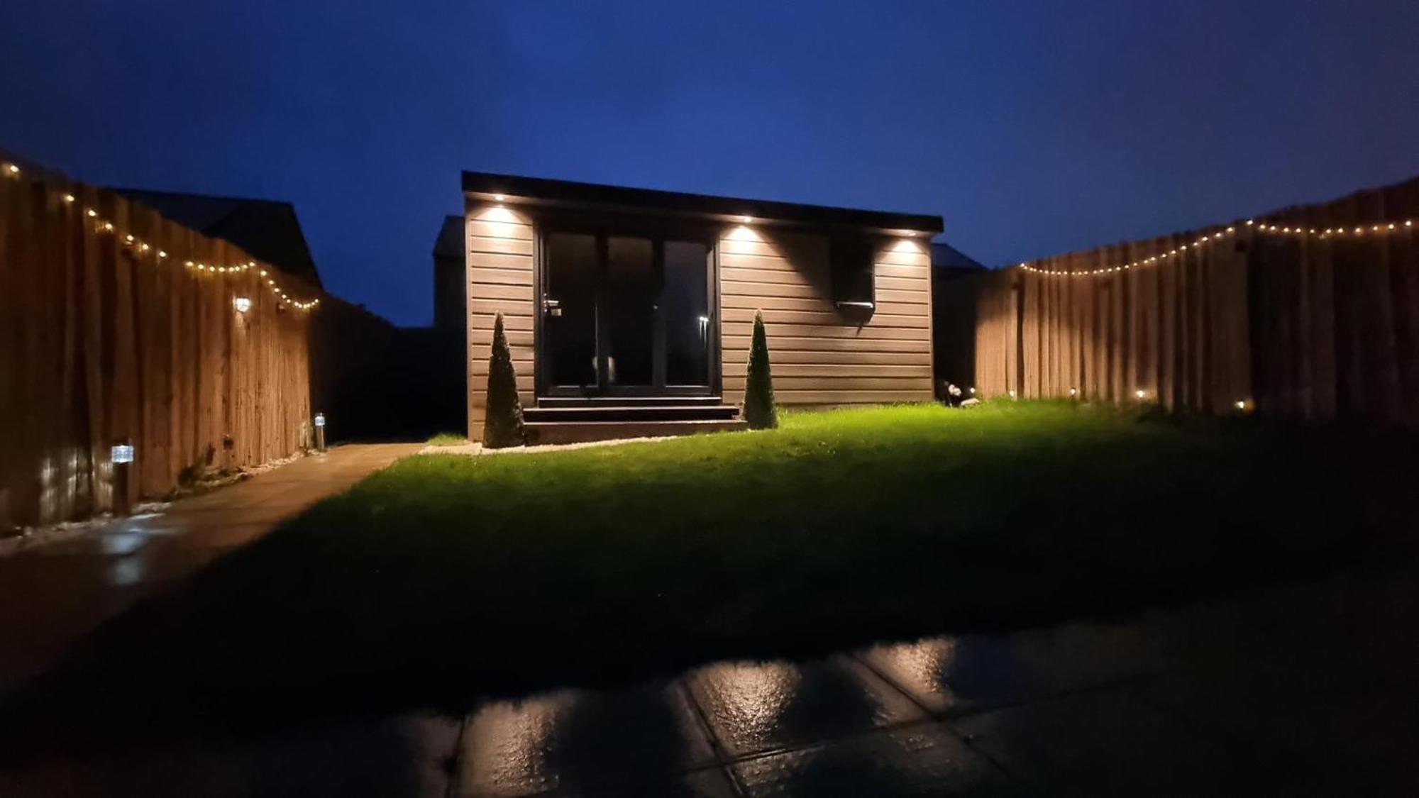 Villa T-I-G-H The Coziest Place Wifi & Netflix Near Roundhay Leeds  Exterior foto